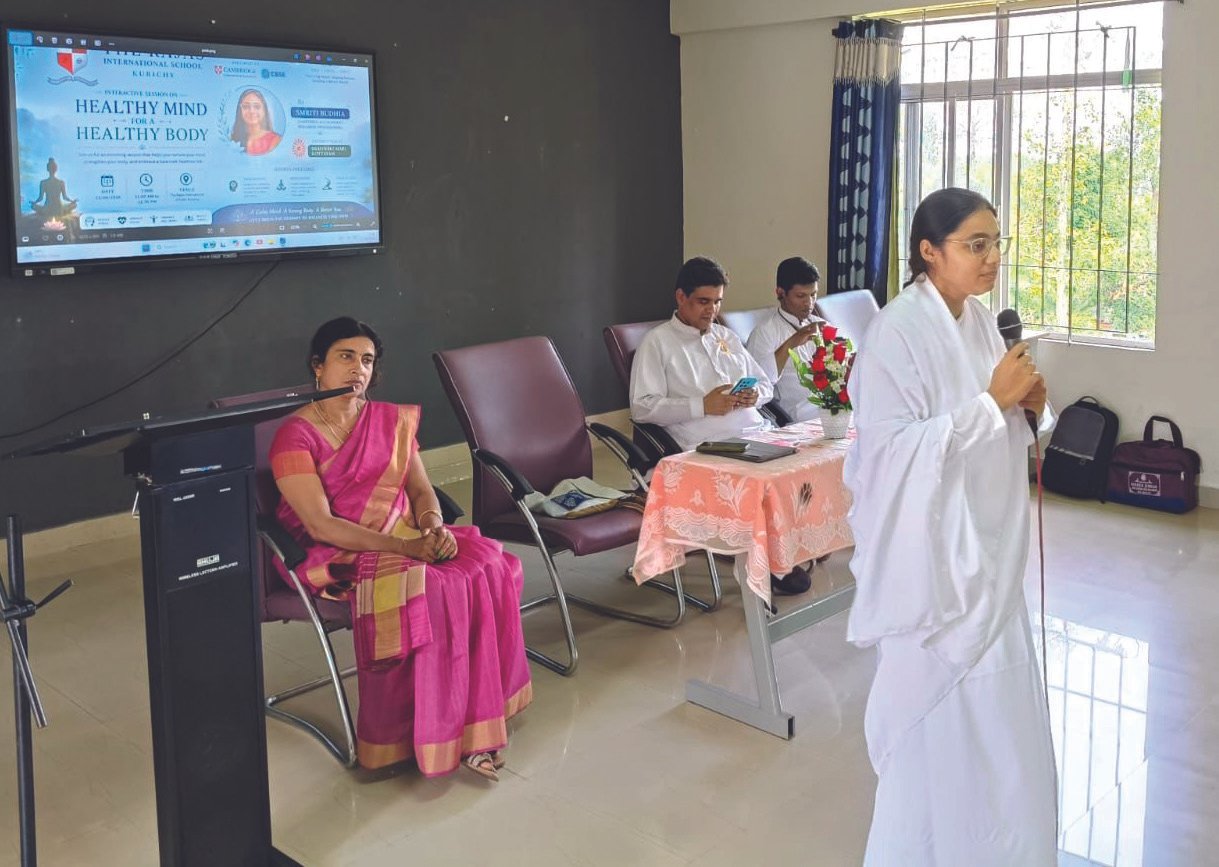 Smriti Budhia speaking to students at Rajas Public School, Kurichy, Kottayam