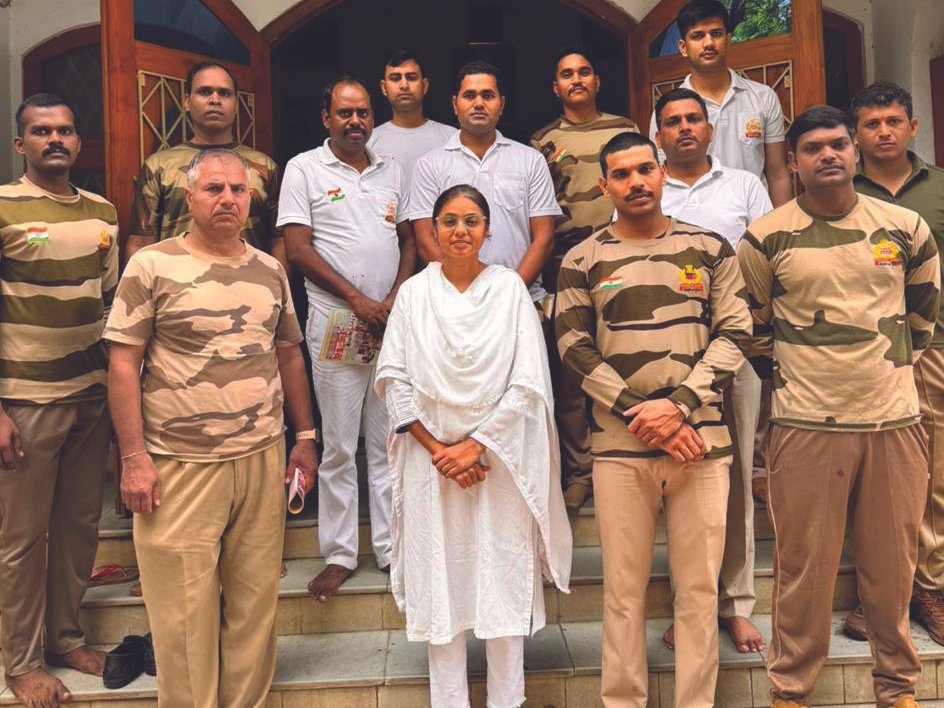 Smriti Budhia with a group of CISF personnel in Jamnipali, Korba
